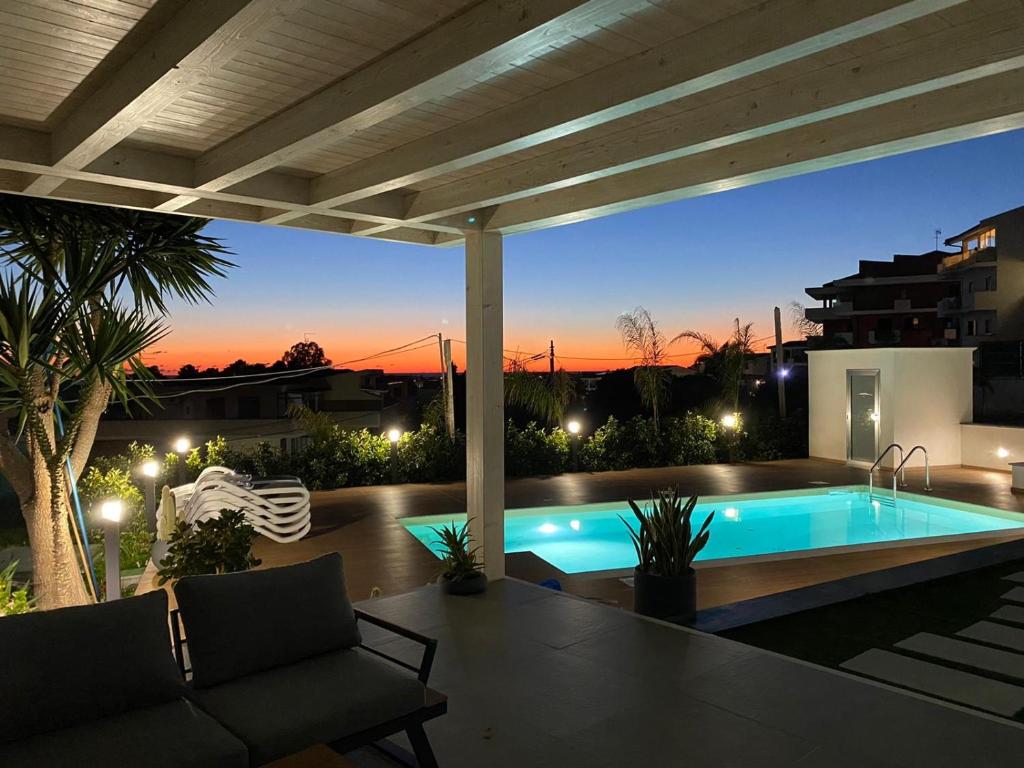 Piscina al tramonto b&b villaggio mosè agrigento